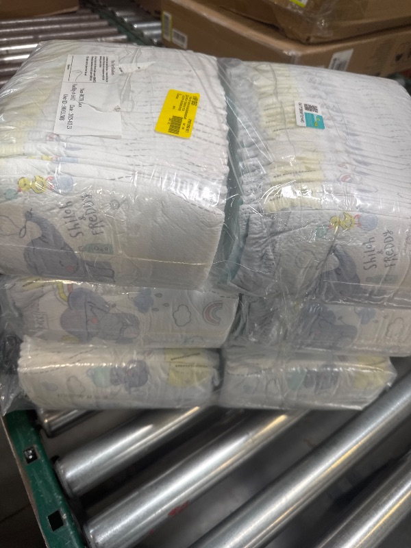 Photo 1 of Set of Pampers Diapers Size 3