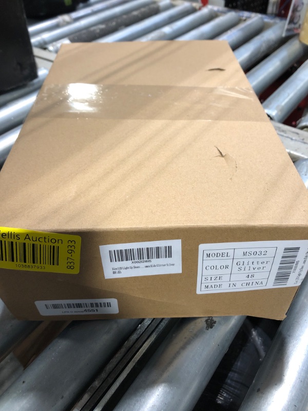 Photo 1 of IGxx LED Light Up Shoes for Men USB Recharging High Top LED Sneakers Women Kids Glitter Silver