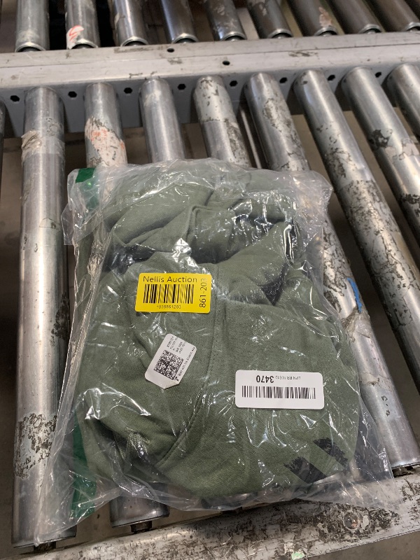 Photo 1 of ***********COLOR IS DARK GREEN********
Pole Vault American Flag - Patriotic Pole Vaulting Design Pullover Hoodie
