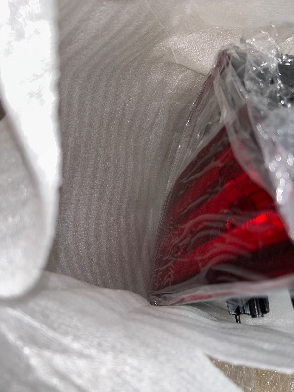 Photo 1 of ***SEE NOTES*** 
Dasbecan Driver Side Tail Light Compatible with Honda Accord Sedan 2016 2017 Left Rear Lamp Outer Replaces# ?33550T2AA21 with LED