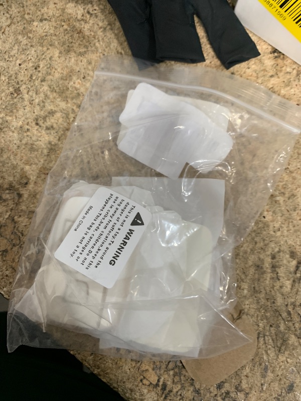 Photo 1 of *MISSING KEYCHAIN* RFSRZ Car Key Cover for Land Rover Jaguar,Solf TPU Case with Bracelet Key Holder for Range Rover Defender Discovery Sport LR2 LR3 LR4 Range Rover Sport EVOQUE Jaguar XF XJ XJL XE F-PACE (A-White)