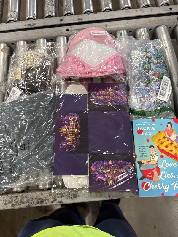 Photo 1 of ** SOLD AS IS BUNDLE OF MISCELLANEOUS AND SORTED GOODS **