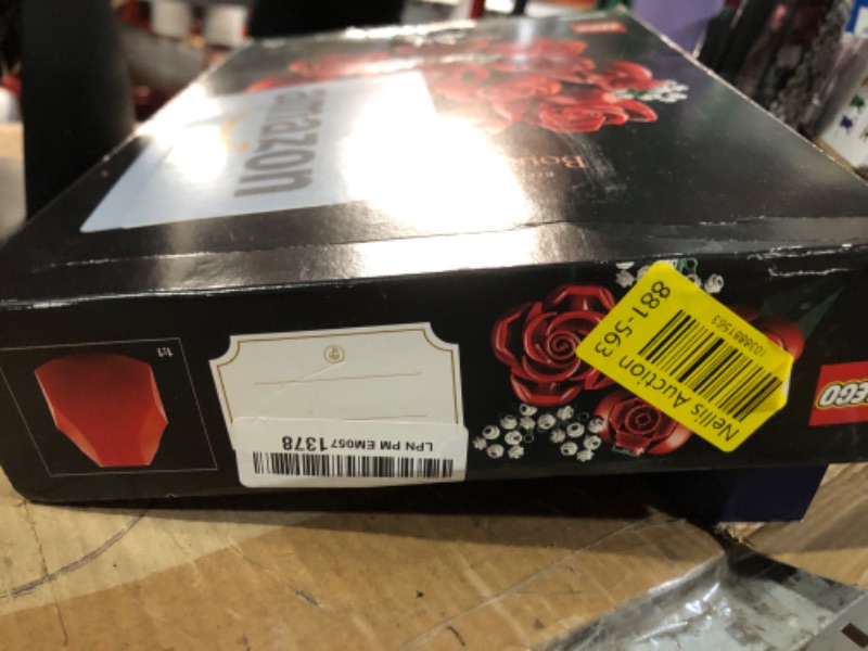 Photo 1 of (MISSING DIRECTIONS) LEGO Botanicals Bouquet of Roses Artificial Flowers - Fake Red Roses Building Set for Adults, Ages 18+ - Home Decor for Table Display - Gift for Birthdays - 10328