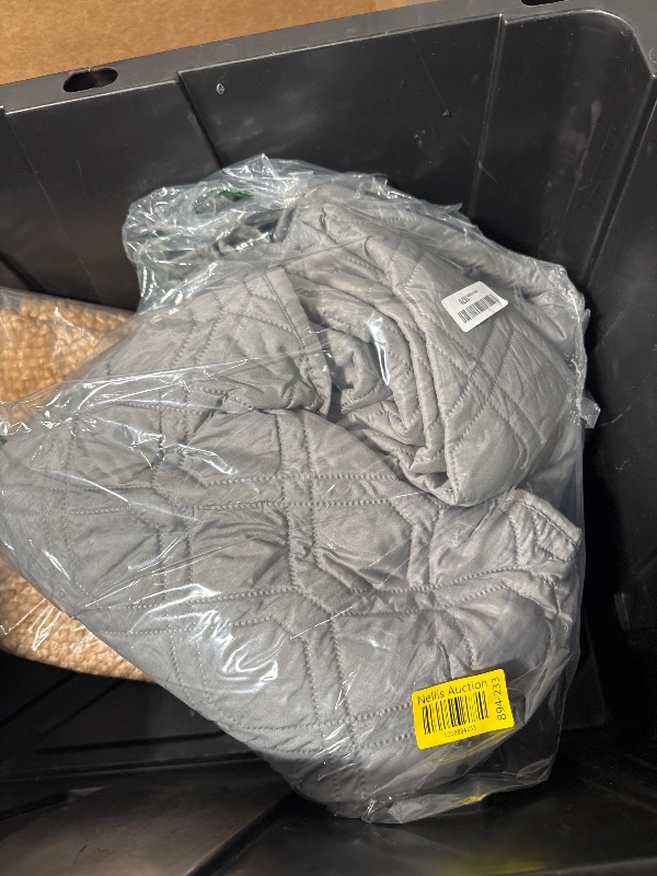 Photo 1 of Ameritex Waterproof Dog Bed Cover Pet Blanket for Furniture Bed Couch Sofa Reversible