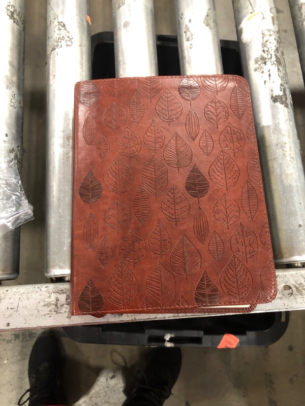 Photo 1 of 
ESV Single Column Journaling Bible (TruTone, Chestnut, Leaves Design)
