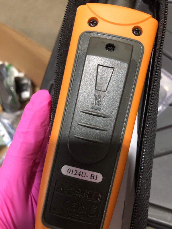 Photo 1 of (powers on) Klein Tools ET110 CO Meter, Carbon Monoxide Tester and Detector with Exposure Limit Alarm, 4 x AAA Batteries and Carry Pouch Included
