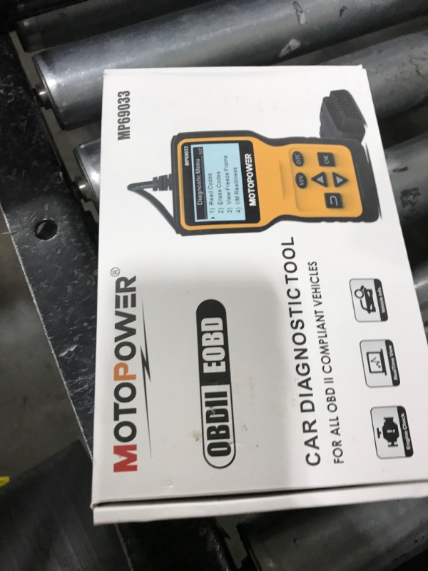 Photo 1 of MOTOPOWER MP69033 Car OBD2 Scanner Code Reader Engine Fault Scanner CAN Diagnostic Scan Tool for All OBD II Protocol Cars Since 1996, Yellow