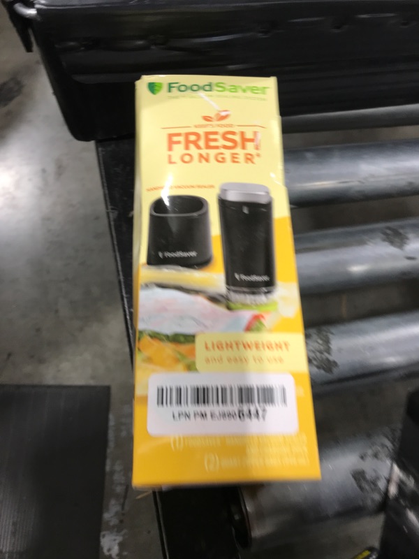 Photo 1 of FoodSaver Handheld Vacuum Food Sealer Machine Cordless for Zipper bags and food Saver fresh Vacuum seal containers FS1120