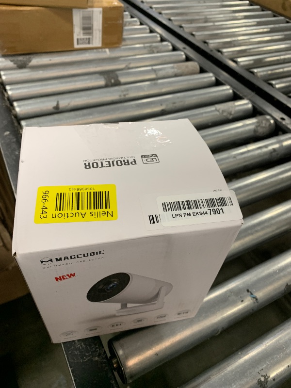 Photo 1 of ?Electric Focus?Magcubic Mini Projector 4K Support, Portable Projector with WiFi 6 and Bluetooth 5.4, Smart Proyector, 5W Soundbase Speaker, 180° Rotation for Home Theater HY300 Ultra