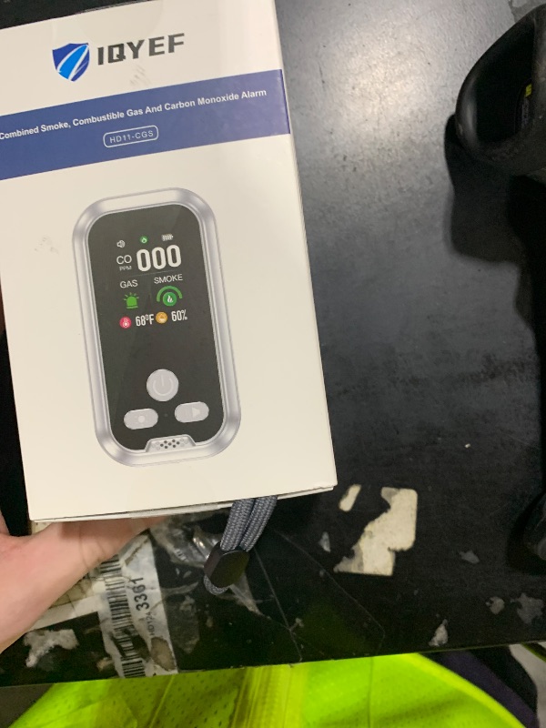 Photo 1 of PARTS ONLY ITEM DOES NOT WANT TO STAY ON ---- IQYEF 5-in-1 Carbon Monoxide Detectors,Natural Gas Leak Detector & Smoke and Carbon Monoxide detectors Plug-in, Battery Backup, HD Digital Display for CO, Smoke, Gas, Temp, Humidity - Home & RV Use