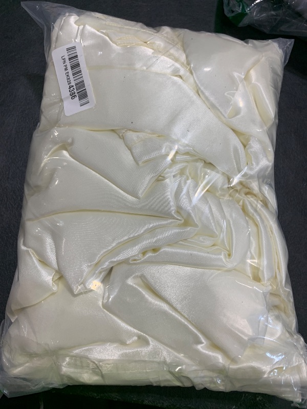 Photo 1 of WHITE TABLE CLOTHES 