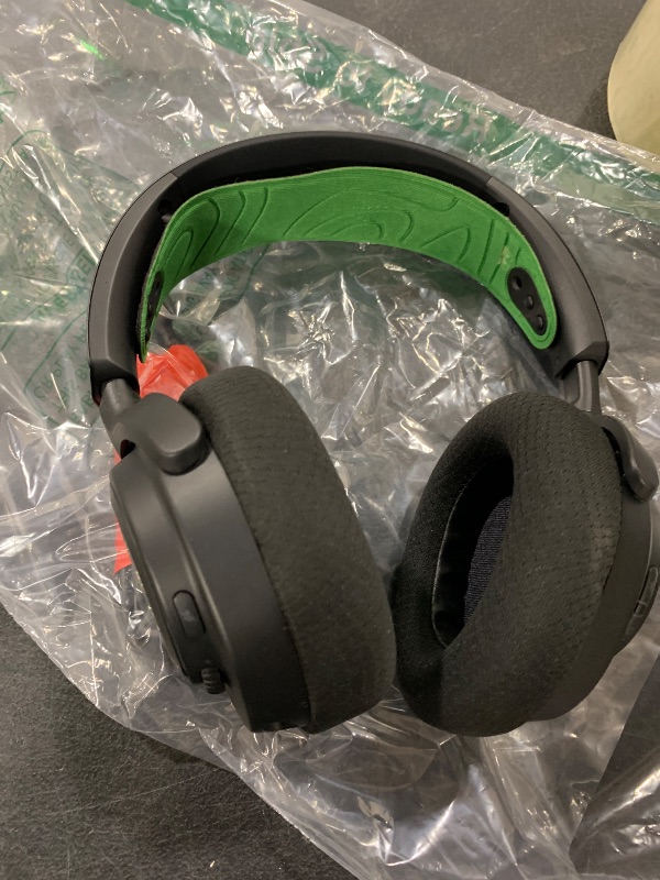 Photo 1 of Steelseries Arctic’s nova game head set