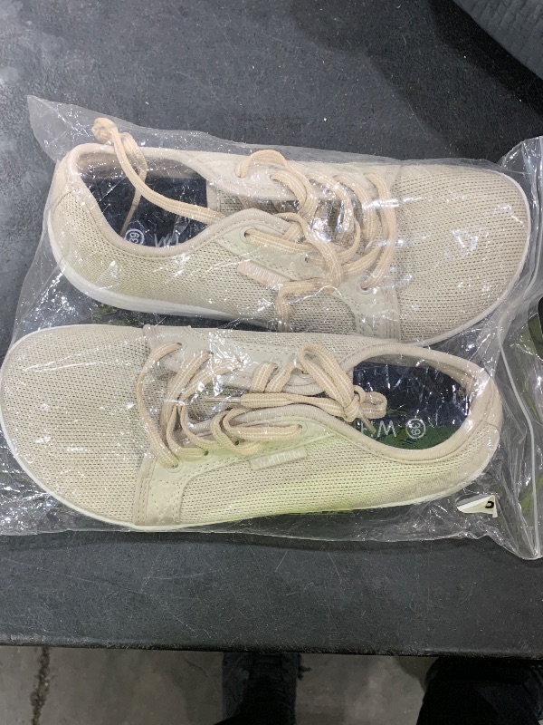 Photo 1 of size 39 generic shoes 