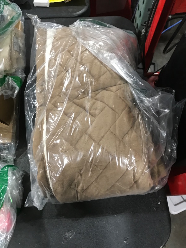 Photo 1 of brown blanket