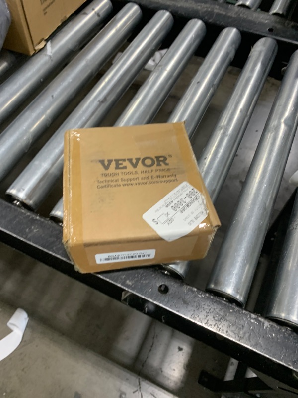 Photo 1 of VEVOR 3/4" D Ring Shackle, Red Shackles for Truck with 7/8” Screw Pin 62832 lbs (28.5 Ton) Break Strength Black Isolator Washers Kit, Winch Towing Shackle for Truck Jeep Heavy Duty Off Road Recovery