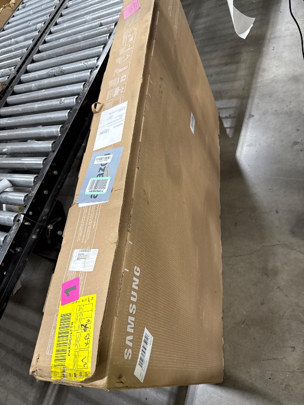 Photo 1 of Samsung Crystal DU7200 UN65DU7200F 65" Class Crystal Smart LED TV - 4K UHDTV - High Dynamic Range (HDR) - Titan Gray - HDR10+, Hybrid Log Gamma (HLG) - LED Backlight - Bixby, Alexa, Google ...