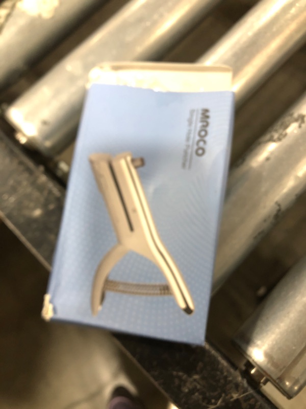 Photo 1 of MROCO Hole Punch 1/4" Puncher, Handheld Single Hole Puncher for Crafts and Paper, Heavy Duty Punch for Paper Cards Plastic Cardboard