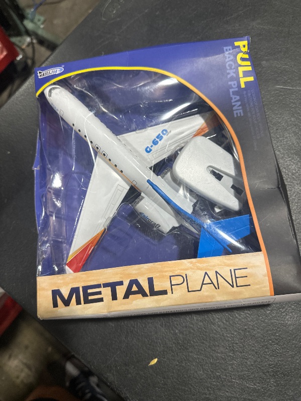 Photo 1 of Crelloci Plane Toy Single Airlines Die-Cast G650 Model Airplane Alloy Metal Aircraft Toys Pull Back Business Jet Planes with Lights and Sounds for Kids Boys Girls with Display Rack