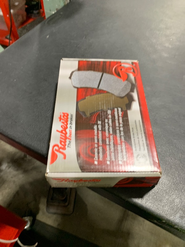 Photo 1 of Raybestos MGD154MH Reliant Brake Pad Set