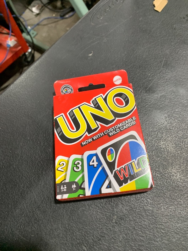 Photo 1 of Mattel Games UNO: Classic Card Game