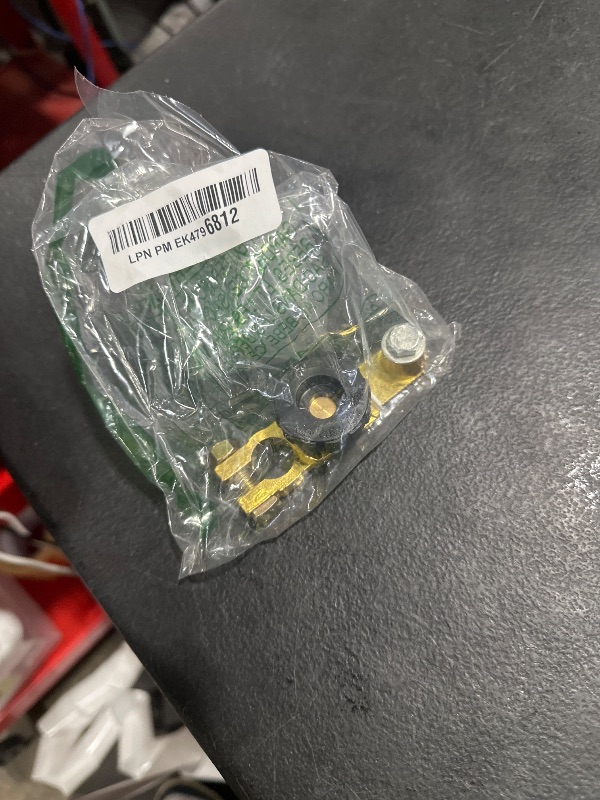 Photo 1 of Top Post Battery Disconnect Switch - Quick Disconnect Battery Cut Off Switch for Car Truck Marine RV and Electrical Equipment - 12V/125A - Black