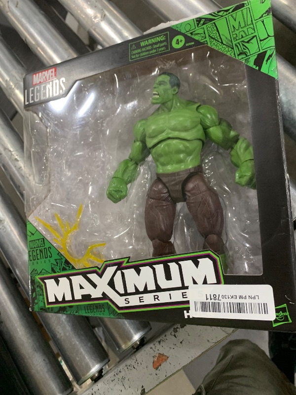 Photo 1 of Marvel Legends Maximum Series Hulk, Deluxe Hulk Comics Collectible 6-Inch Scale Action Figure with Incredible Articulation and Smashing Accessories