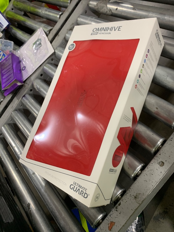 Photo 1 of Ultimate Guard Omnihive 1000+, Deck Case for 1000 Double-Sleeved TCG Cards + 2 removable Trays, Red, Magnetic Closure & Microfiber Inner Lining