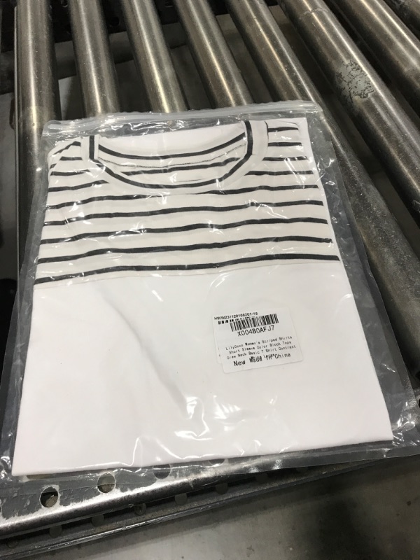 Photo 1 of LilyCoco Women's Striped Shirts Short Sleeve Color Block Tops Crew Neck Basic T Shirt Contrast White Large
