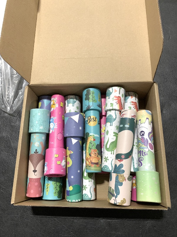 Photo 1 of 15 Pcs Classic Kaleidoscopes Kids Birthday Party Favor Old Fashioned Vintage Educational Toys Stocking Stuffers Goodie Bag Fillers for Classroom School Return Gifts Carnival Prizes (Lovely Style)