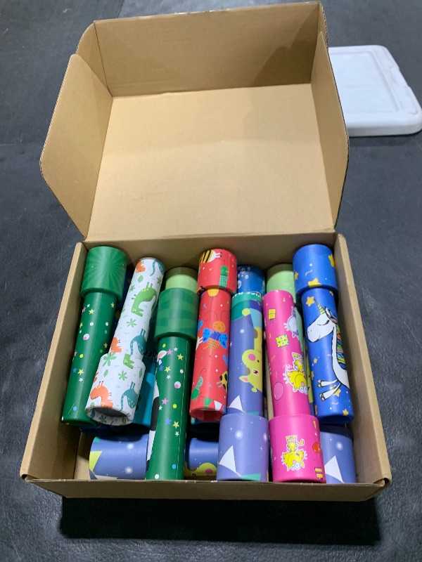 Photo 1 of 15 Pcs Classic Kaleidoscopes Kids Birthday Party Favor Old Fashioned Vintage Educational Toys Stocking Stuffers Goodie Bag Fillers for Classroom School Return Gifts Carnival Prizes (Lovely Style)