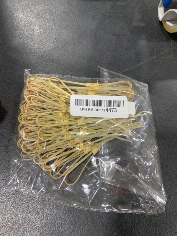 Photo 1 of 100PCS 4.7inch Heart Shaped Cocktail Picks Bamboo Picks Skewers Toothpicks Sticks Appetizers Barbeque Sandwich Fruit Picks(natural)