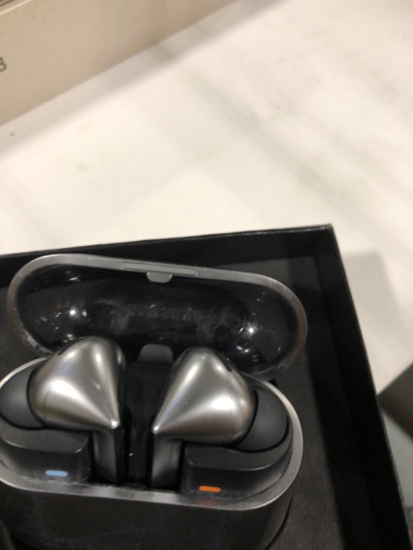 Photo 3 of SAMSUNG Galaxy Buds 3 Pro AI True Wireless Bluetooth Earbuds, Noise Cancelling, Sound Optimization, Redesigned Comfort Fit, Silver [US Version, Amazon Exclusive, 2Yr Warranty]