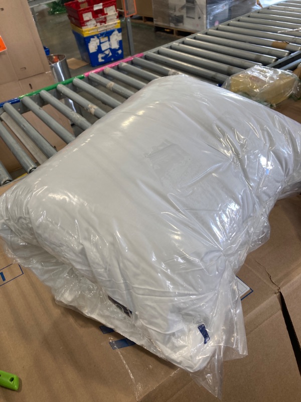 Photo 1 of ACCURATEX Pillows King Size Set of 2, Hybrid Shredded Memory Foam Pillow[Adjustable Loft], Fluffy Down Alternative Fill Removable Cotton Cover, Firm Supportive Pillow for Side Back Sleepers

**JUST ONE PILLOW**