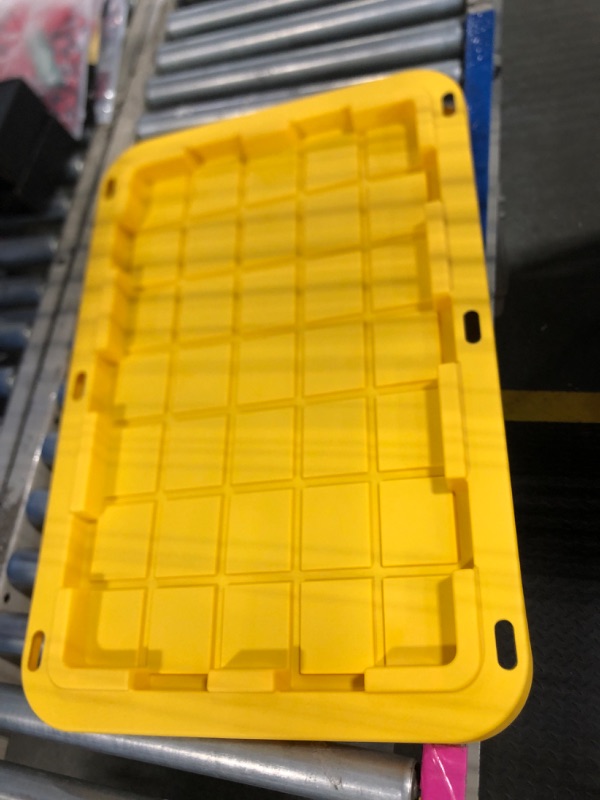 Photo 1 of 15 gallon storage container snap tight lids(pallet)
