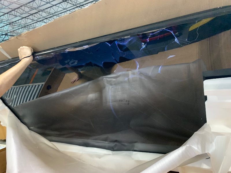 Photo 1 of 85” Class DU7200 Series Crystal UHD 4K Smart Tizen TV (2024) (SALE FOR PARTS)