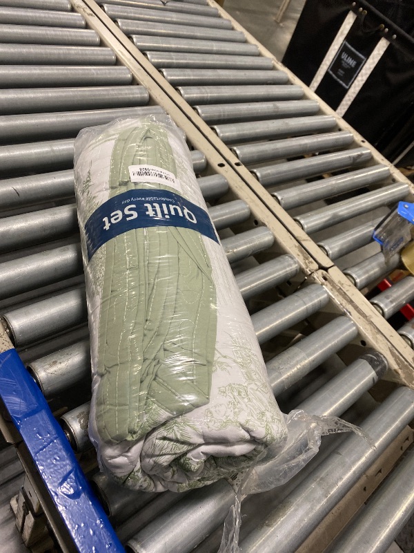 Photo 1 of Drucon Sage Green Farmhouse Quilt Set King Size, Spring Toile Rustic Bedspreads, 3 Pieces Village Landscape Printed Coverlet, Soft Microfiber Quilt Bedding Set for All Season (106x90 Inch)