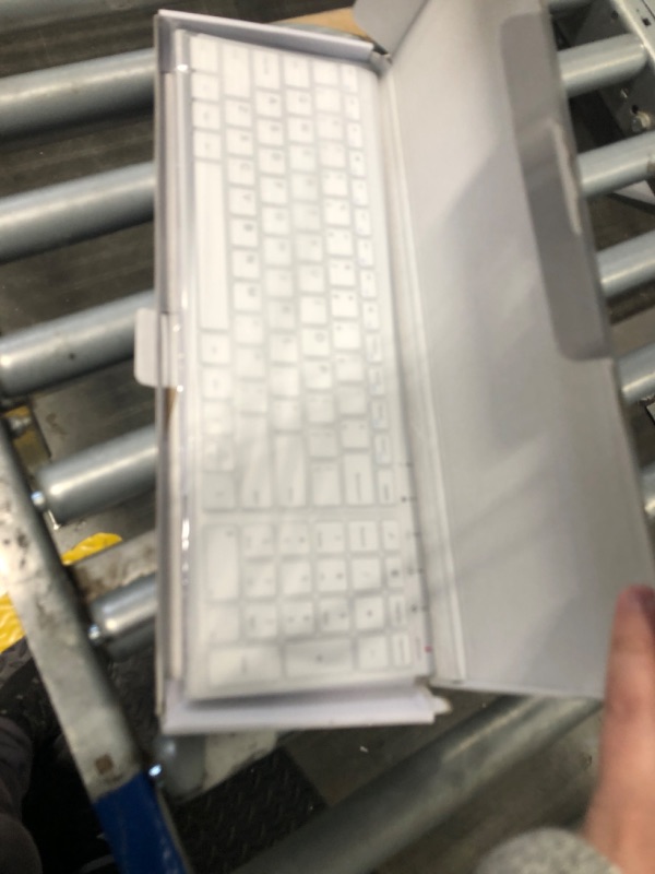 Photo 1 of seenda Rechargeable Wireless Keyboard Mouse, Ultra Thin Low Profile Wireless Keyboard and Mouse with Number Pad, Quiet Portable Combo Compatible for Windows XP/7/8/10/11/11 Pro, Silver White