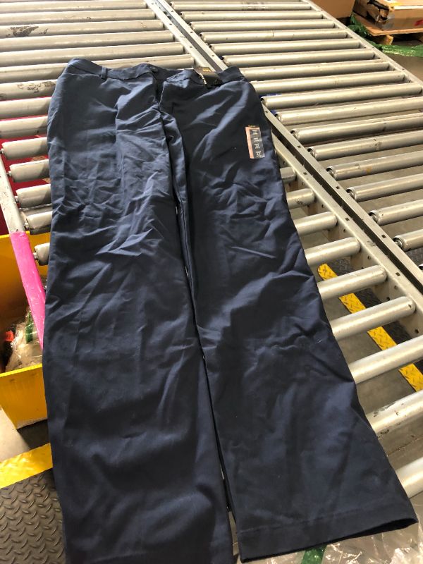 Photo 1 of  
\



LEE imperial blue wrinkle free



LEE wrinkle free straight leg navy blue long 14 







