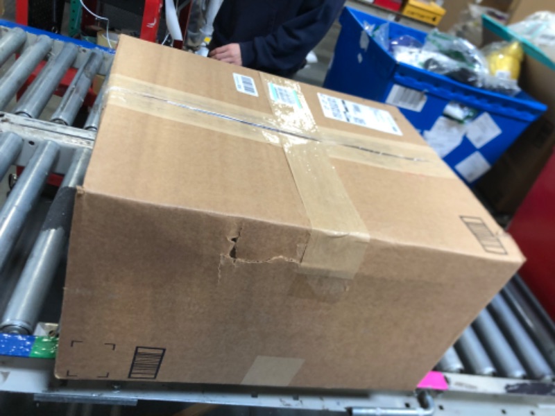 Photo 1 of **LOOSE PRINTER PAPER**
Neenah Paper 06571 CLASSIC Laid Writing Paper, 24lb, 97 Bright, 8 1/2 x 11, Solar White, 500 Sheets