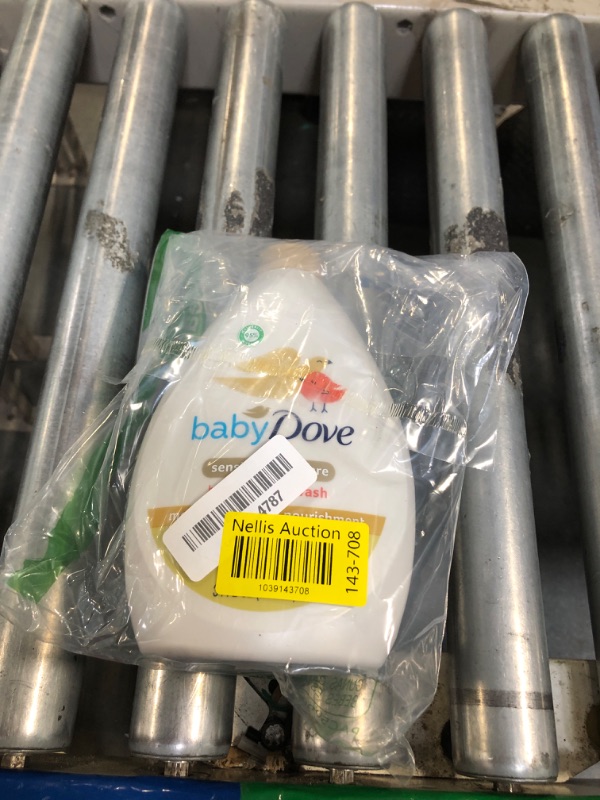 Photo 1 of **MISSING PUMP TOP**
Baby Dove Sensitive Baby Wash Melanin-rich Skin Nourishment For Baby Bath Time Tear-Free and Hypoallergenic 34 oz