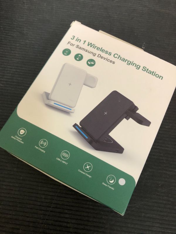 Photo 1 of Foldable Wireless Charger for Samsung, 3 in 1 Fast Samsung Charging Station for S25 Ultra S24/S23/S22/Z Fold 6/5/Z Flip/Note, Rotatable Samsung Watch Charger for Galaxy Ultra/7/6/5, Galaxy Buds, White