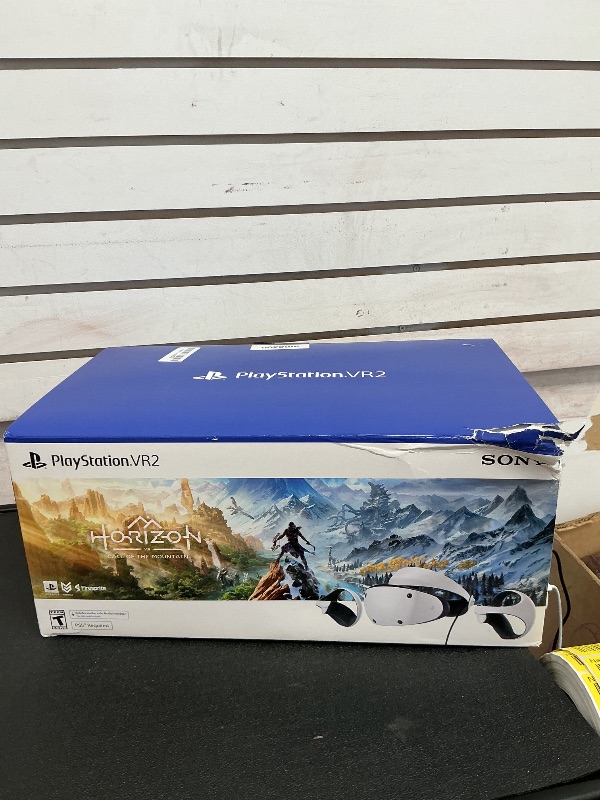 Photo 1 of PlayStation VR2 Horizon Call of The Mountain™ Bundle (PSVR2)