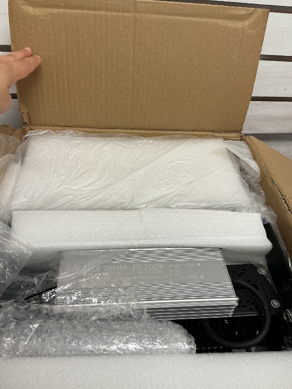 Photo 1 of Spolehli LED Stadium Flood Lights 1200W Equivalent 32000LM Super Bright LED Arena Lights 85-305V IP66 Waterproof 6500K Daylight White 200W Outdoor Lighting Five-Year Warranty