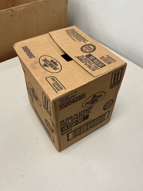 Photo 1 of Pennzoil Ultra Platinum Full Synthetic 5W-30 Motor Oil, 1 Quart (6 Pack)