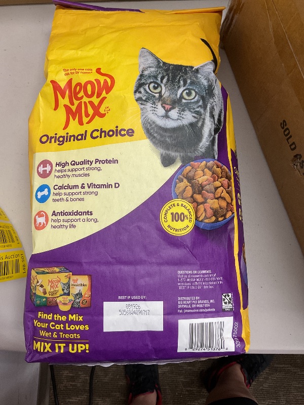 Photo 1 of Meow Mix Original Choice Dry Cat Food, 6.3 Pound Bag