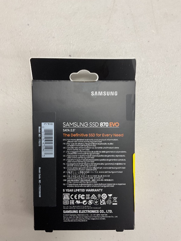 Photo 1 of Samsung Electronics 870 EVO 2TB 2.5 Inch SATA III Internal SSD (MZ-77E2T0B/AM)