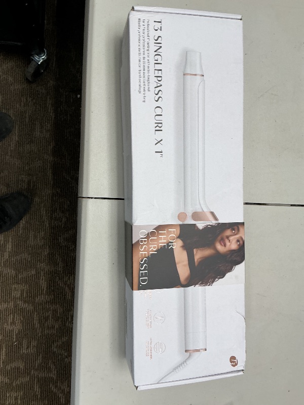 Photo 1 of T3 SinglePass Curl X Extra-Long Barrel 1", 1.25", 1.5" Curling Iron with 9 Heat Settings and Ceramic Barrel for Fast Styling and Lasting Results on All Hair Types