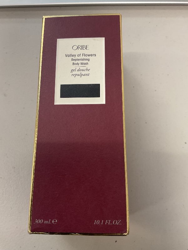 Photo 1 of Oribe Valley of Flowers Replenishing Body Wash