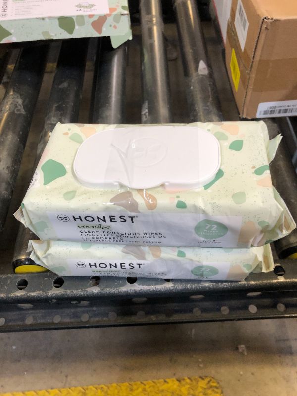 Photo 1 of The Honest Company Clean Conscious Multi-Use Wipes 