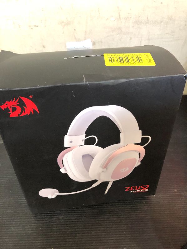 Photo 1 of Redragon H510 Zeus White Wired Gaming Headset - 7.1 Surround Sound - Memory Foam Ear Pads - 53MM Drivers - Detachable Microphone - Multi Platforms for PC, PS4/3 & Xbox One/Series X, NS